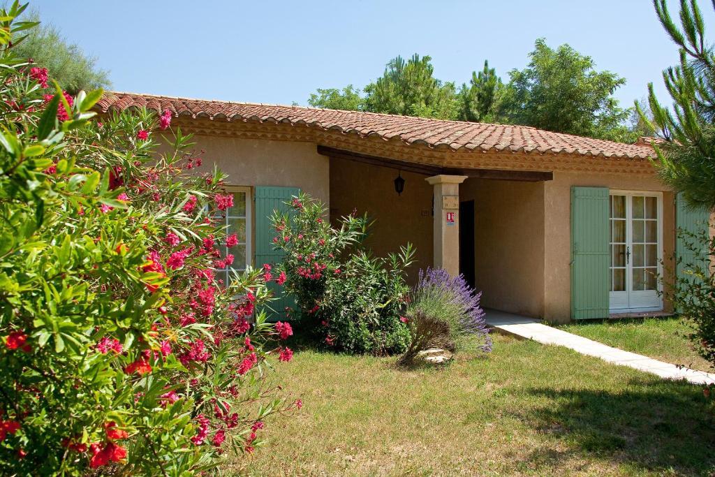 Le Mas Des Sables Aigues-Mortes Room photo